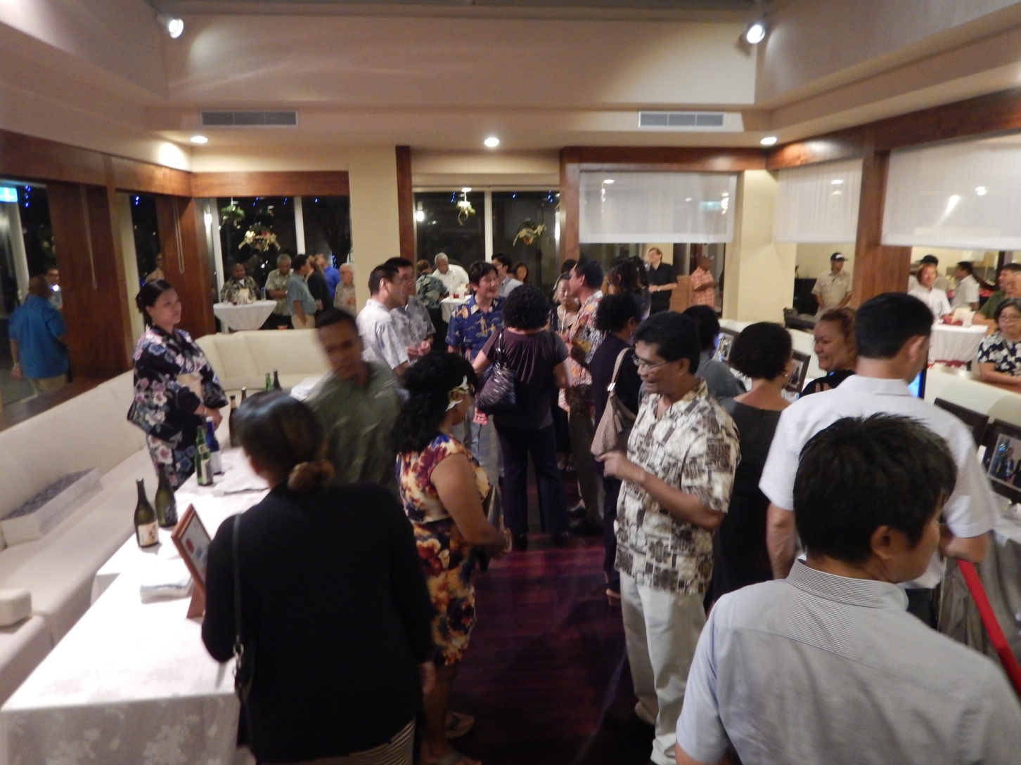 大盛況の日本酒PRブース及びDVD・写真展示ブース