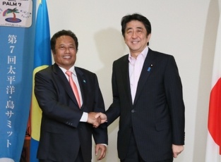 弔問記帳の様子