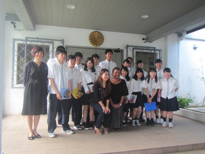 学生の皆さんと一緒に